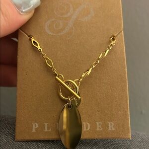 NWT Plunder Gold Oval Toggle Pendant Necklace